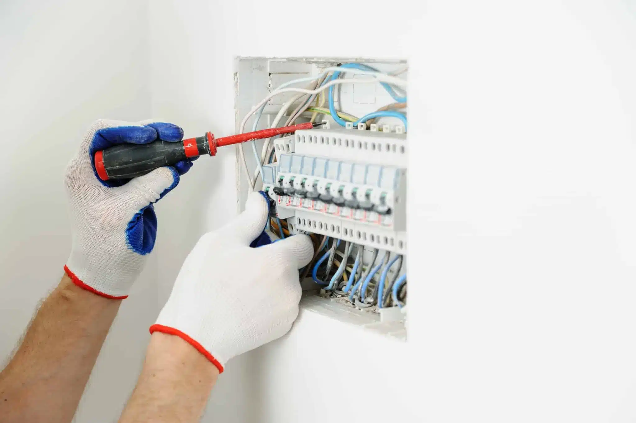 Choisir son matériel électrique en ligne astuces et conseils